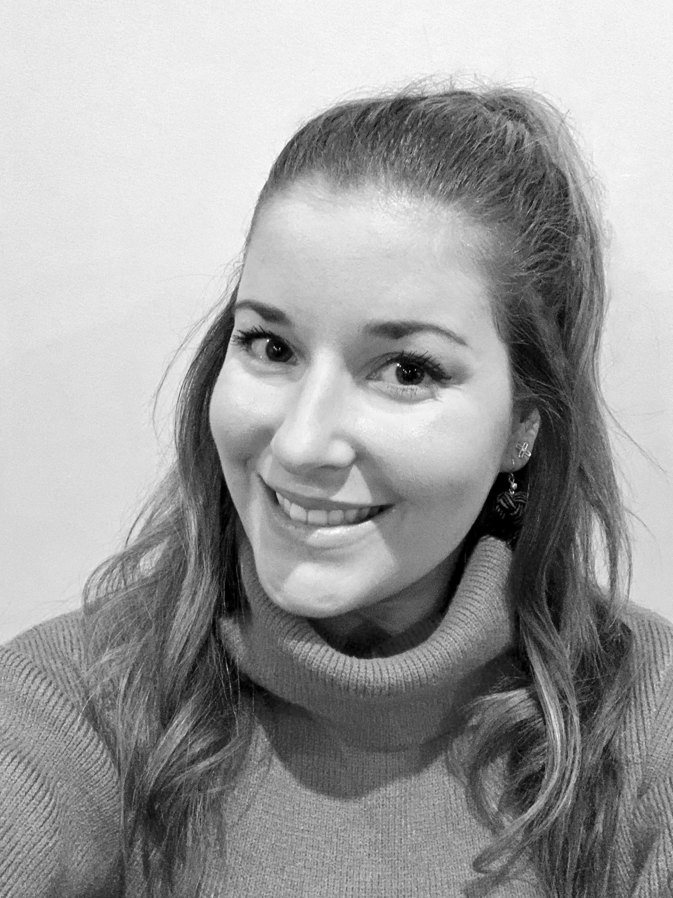 chloe2bw-higher
